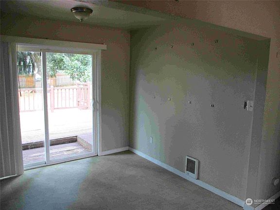 3rd image of 4121 220th Street E