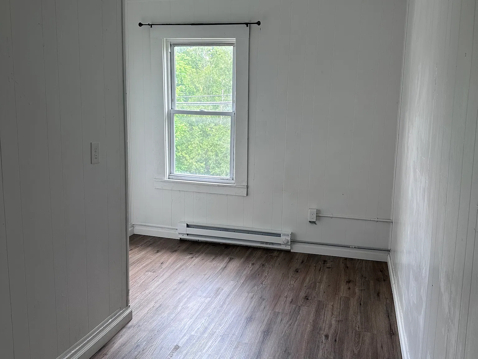 61 Mountain St — Photo 3