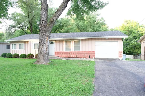 1504 N 75th Dr Photo 1