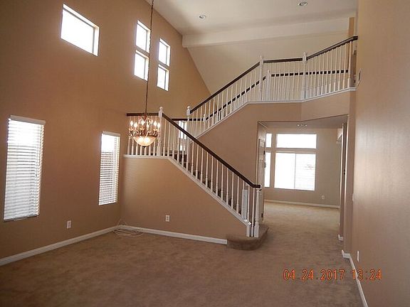 4th image of 39496 Heatherstone Ct