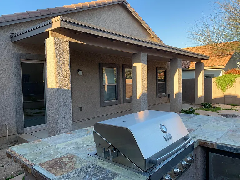 957 W Calle Valenciana — Photo 3