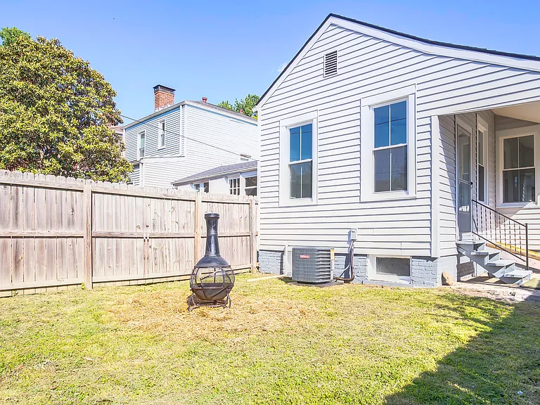 1909 Bonnycastle Ave — Photo 32