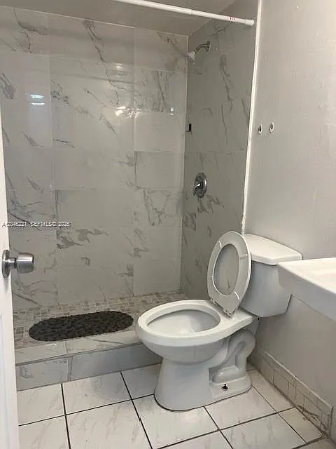 Westland Gardens Condo — Photo 2