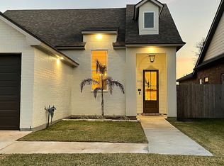 210 Whispering Meadows Rd, Broussard, LA 70518