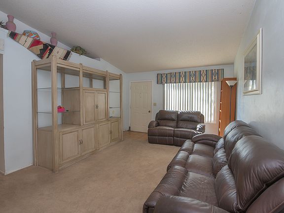 3rd image of 1102 W Montoya Ln
