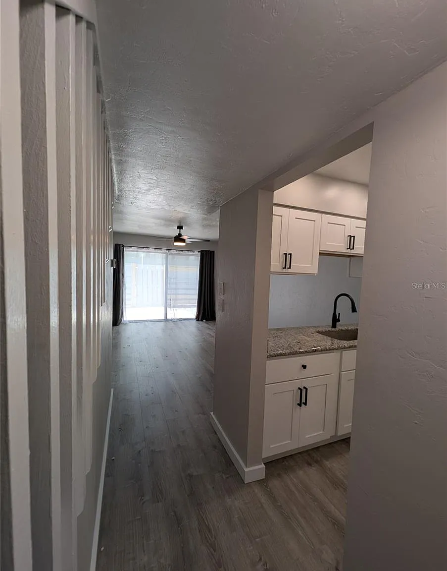 2 bed, 2.5 bath, 1100 sqft, $1,550 — Photo 3