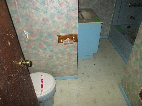 3rd image of 303 N College St