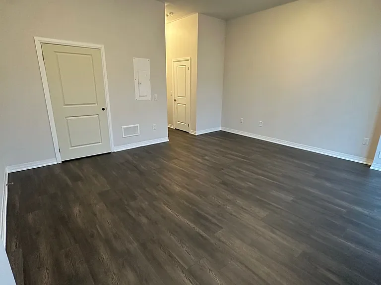 585 Colborne St E #106 — Photo 22
