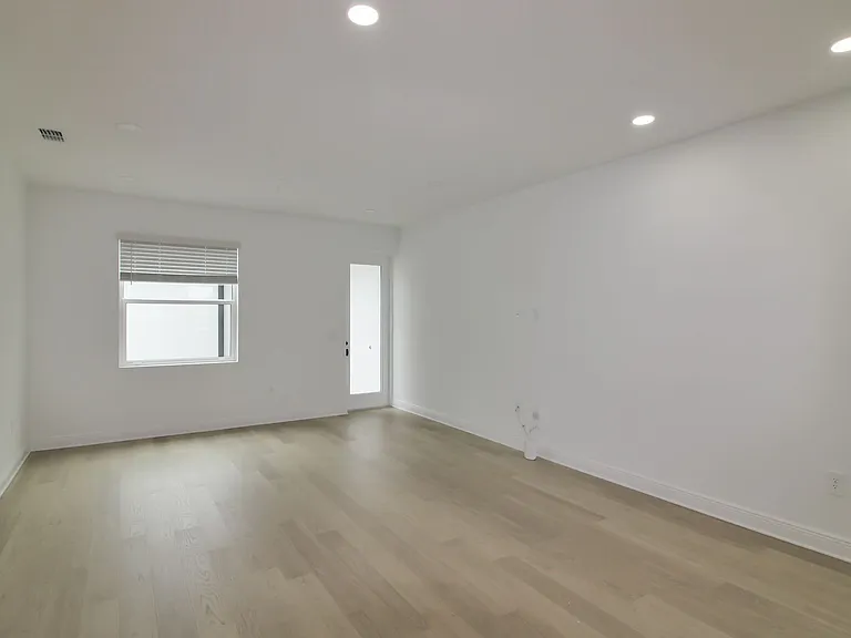 17978 Broadleaf Loop — Photo 7