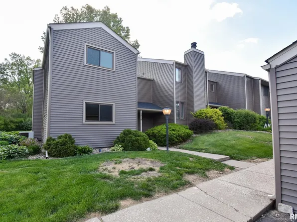 5818 N Old Hickory Ln, Peoria, IL 61615