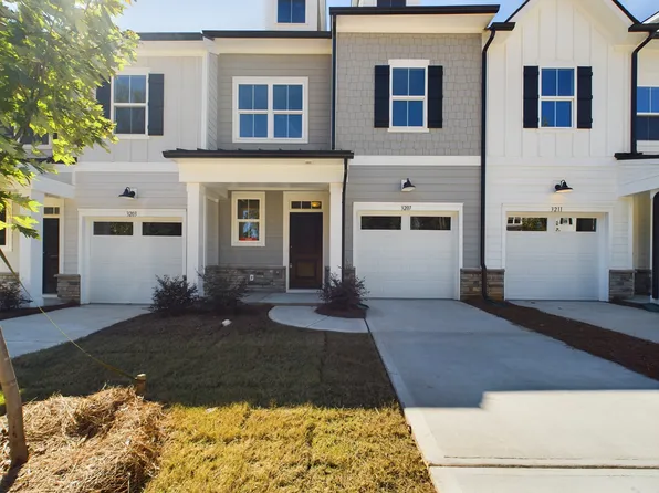 3207 Finchborough Ct, Charlotte, NC 28269