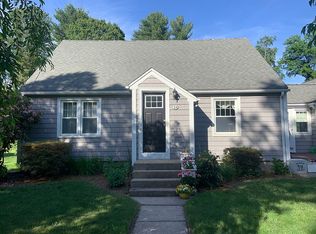24 Forsythia Ln, Cranston, RI 02921