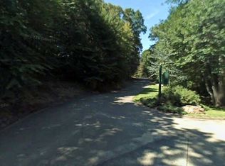 8 Fox Run, Guilford, CT 06437