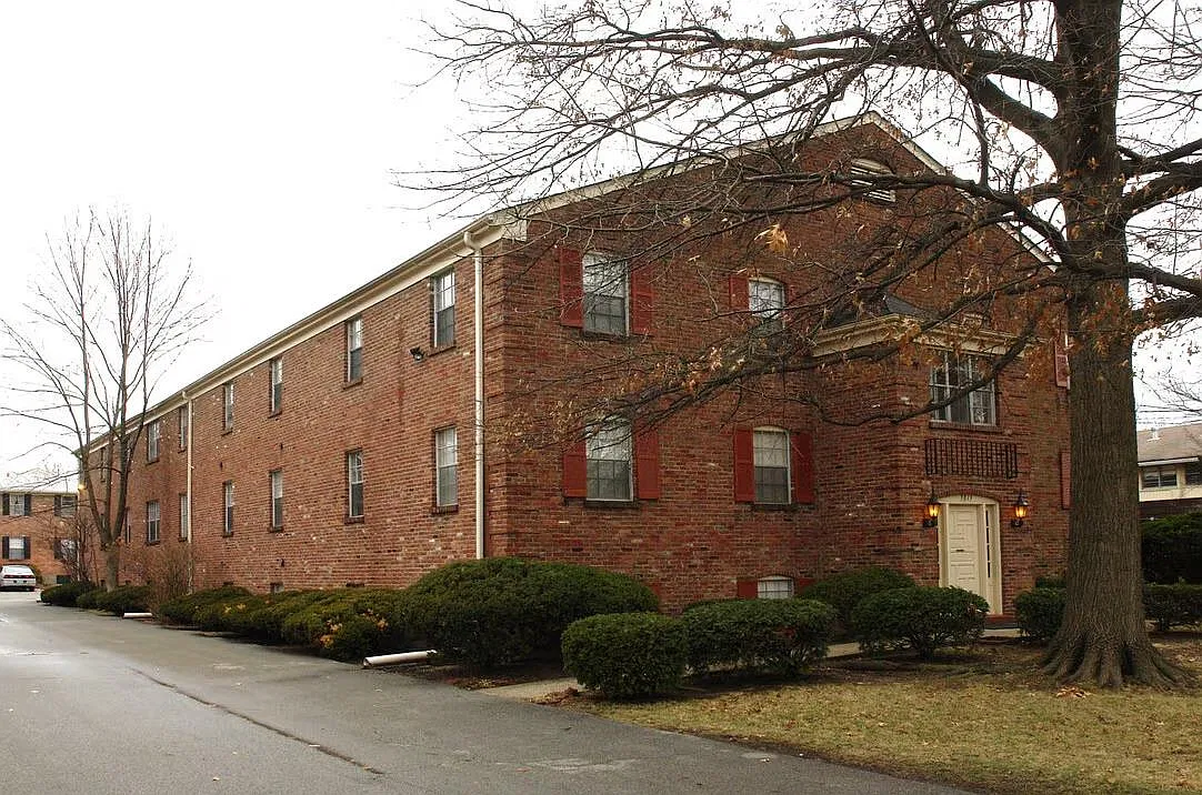 3815 Grandview Ave — Photo 1