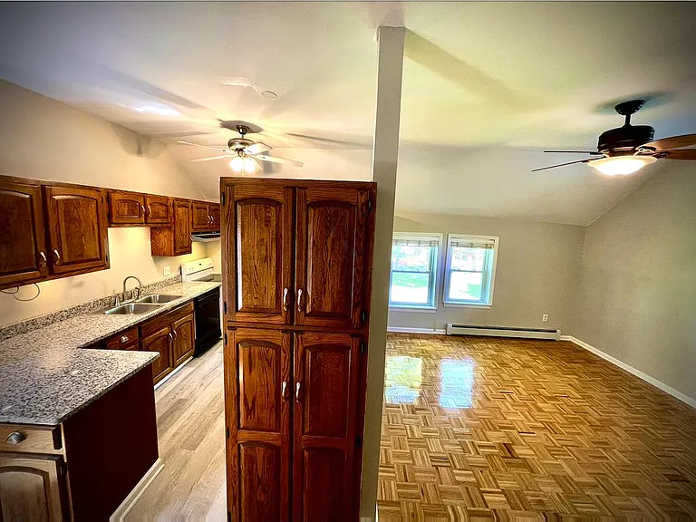 261 Main St #3 — Photo 6