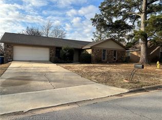 9100 Skypark Dr, Fort Smith, AR 72903