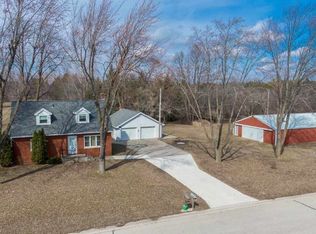 5640 W Cedar Crest Ct, Appleton, WI 54914