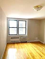 Rented by Chana Ofek, LREB