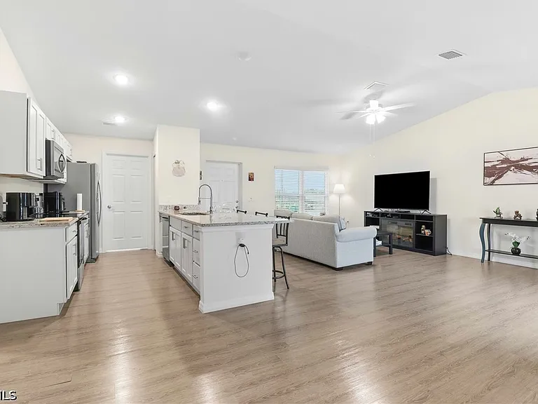 7024 Hero Cir — Photo 16