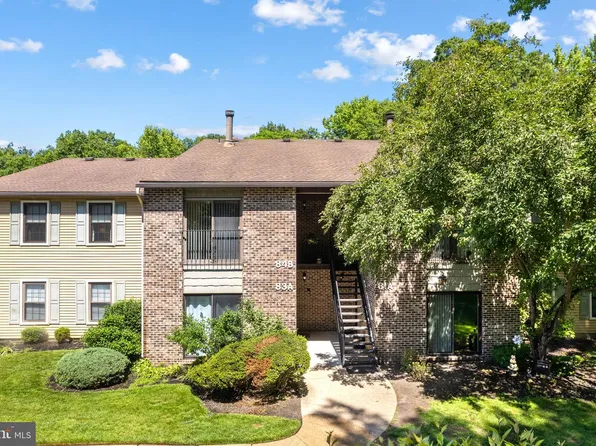 84 W Bluebell Ln, Mount Laurel, NJ 08054