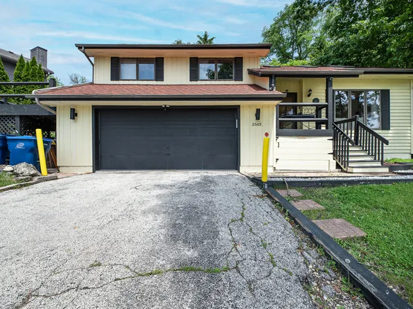 25429 W Cedar Crest Ln, Lake Villa, IL 60046