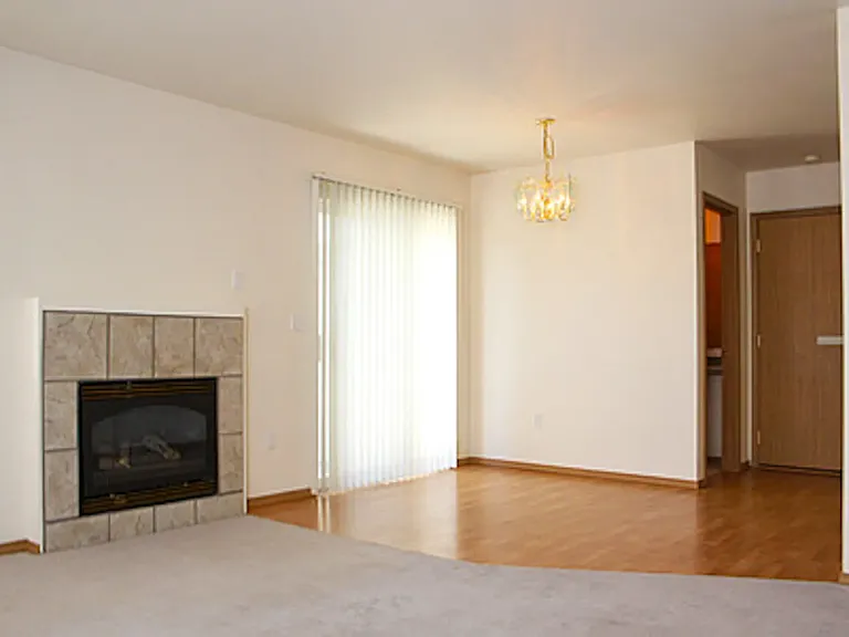 Heritage Square Apartment Homes — Photo 5