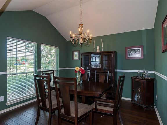 3rd image of 21007 Castle Gardens Ct