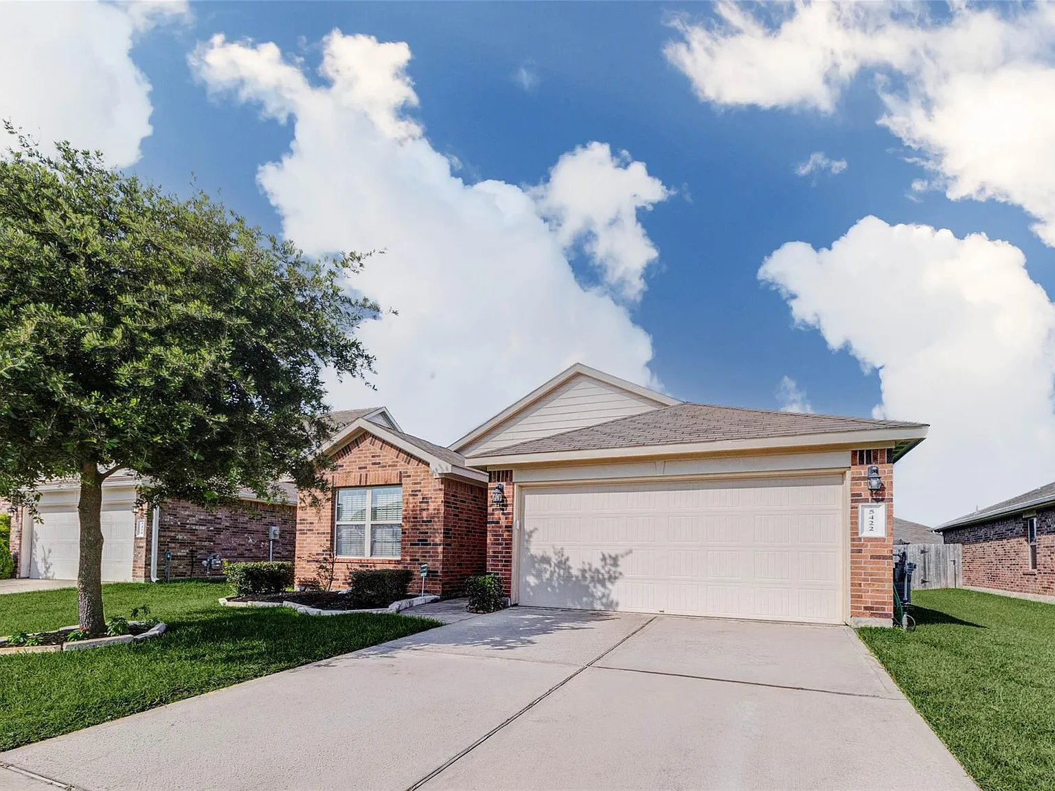 3 bed, 2.0 bath, 1511 sqft, $1,900 — Photo 3