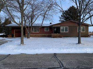 809 3rd St N, Ellendale, ND 58436