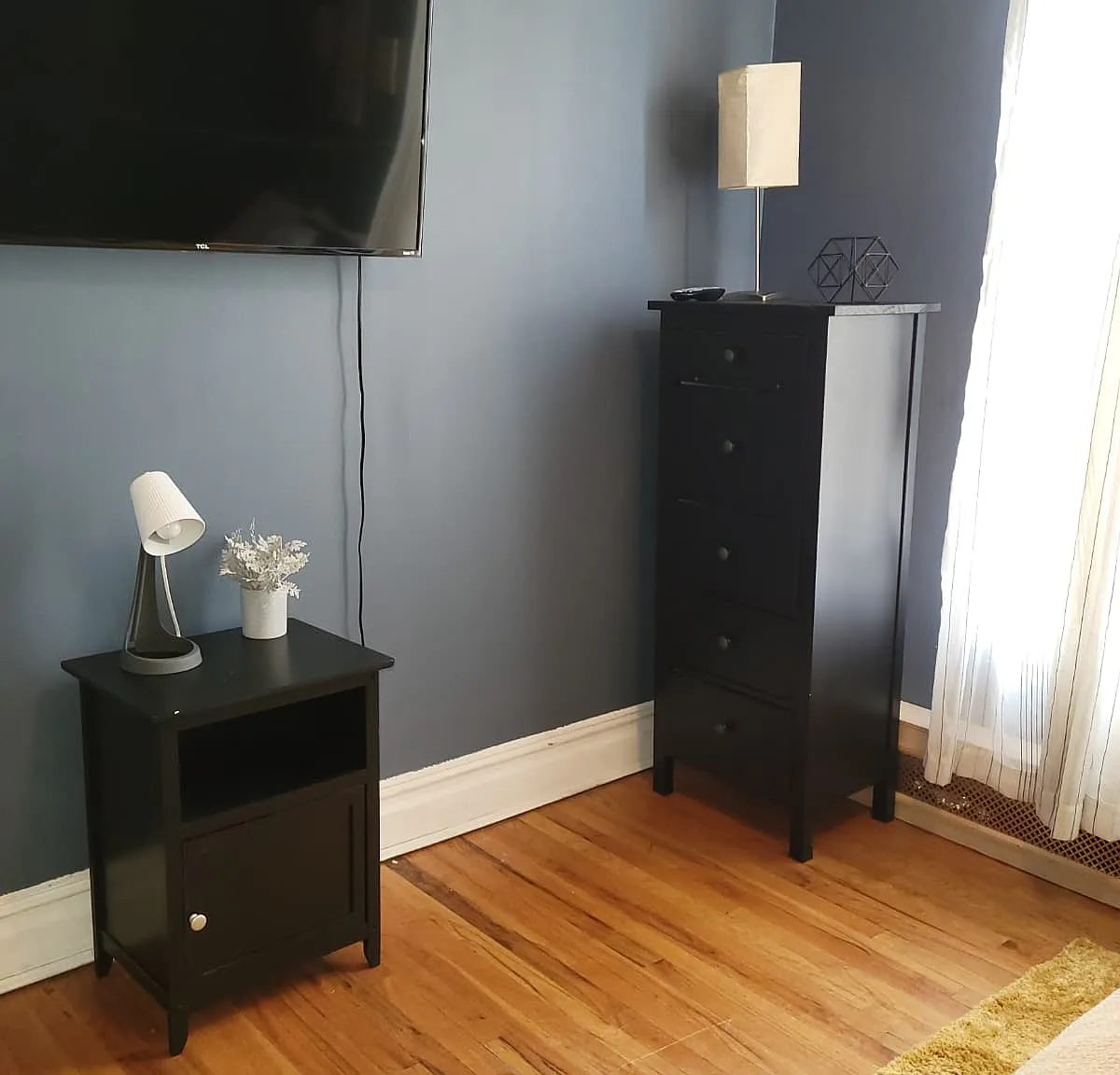 3 bed, $1,100 — Photo 2