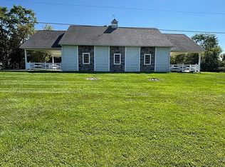 7017 McGuire Rd, Fenton, MI 48430