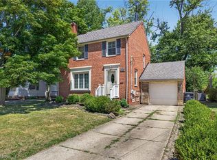 1403 Churchill Rd, Lyndhurst, OH 44124
