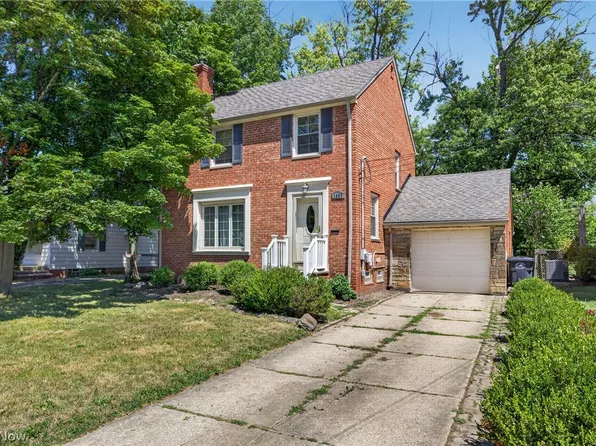 1403 Churchill Rd, Lyndhurst, OH 44124