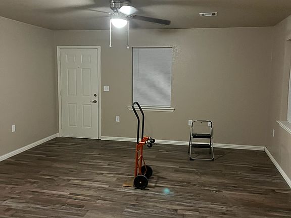 5th image of 303 S 6th St