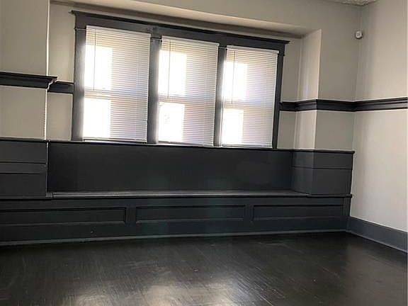 5th image of 3934 Graceland Ave