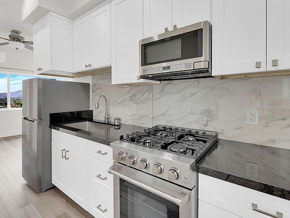 2nd image of 1393 Park Hill Ln #2