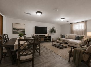 840 N Center St #3, Naperville, IL 60563