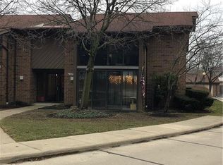 22940 Mastick Rd APT 103, Fairview Park, OH 44126