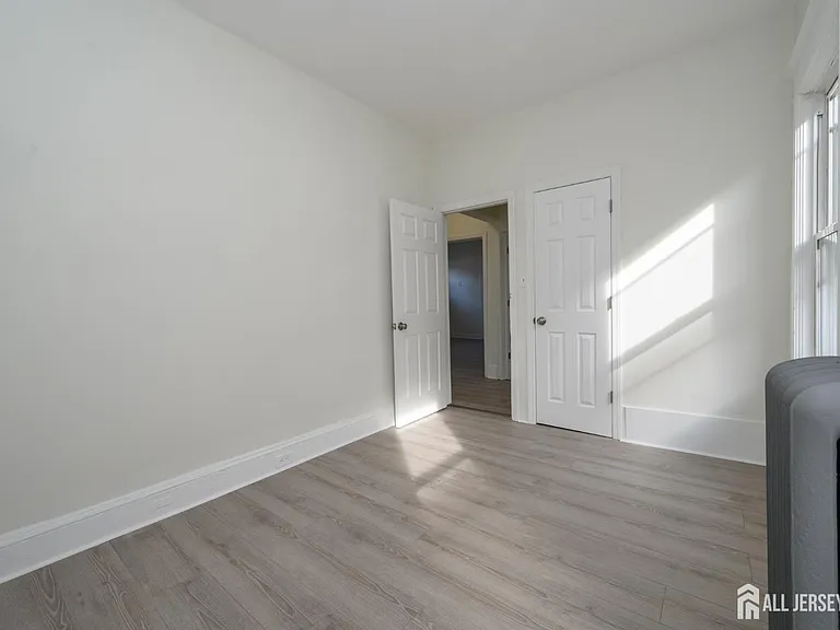 377 Delavan St #2 — Photo 12