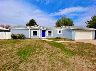 2403 Applewood Ave, Fruitland, ID 83619
