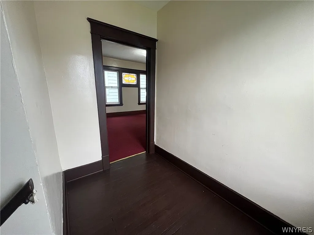 3 bed, 1.5 bath, 2376 sqft, $1,150 — Photo 4