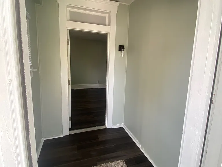 461 Oakwood Ave — Photo 2