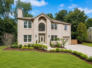10 Elmwood Ct, Livingston, NJ 07039