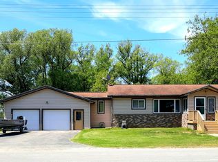 8020 1st St, Onekama, MI 49675