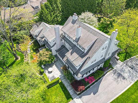 2nd image of 922 Rolandvue Rd