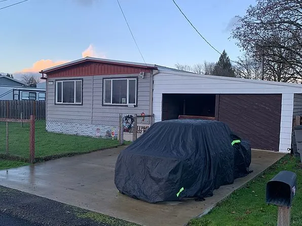 630 E 3rd St, Yamhill, OR 97148