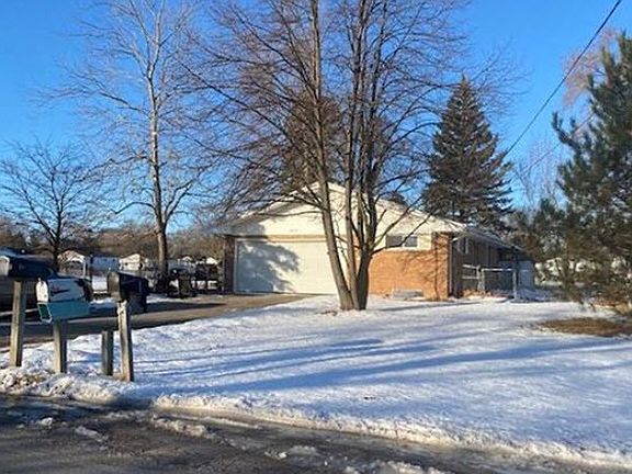 3rd image of 5079 Peterson St