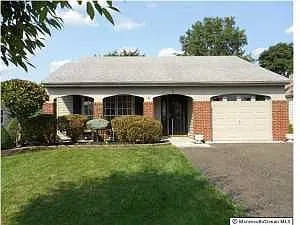 8 Weybridge Pl photo 1