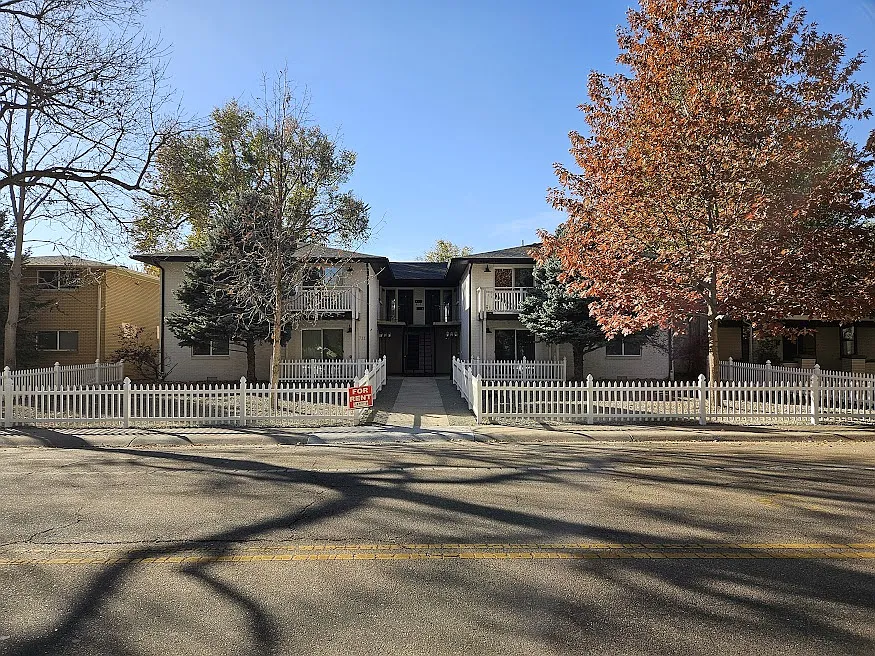 Building Photo - 721 Collyer St #1-6