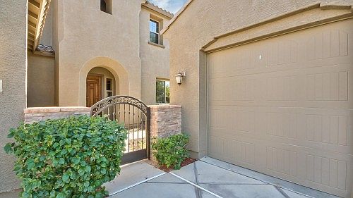 4th image of 2621 E Iris Dr